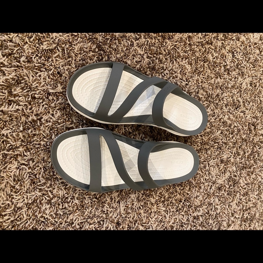 NWOT Crocs